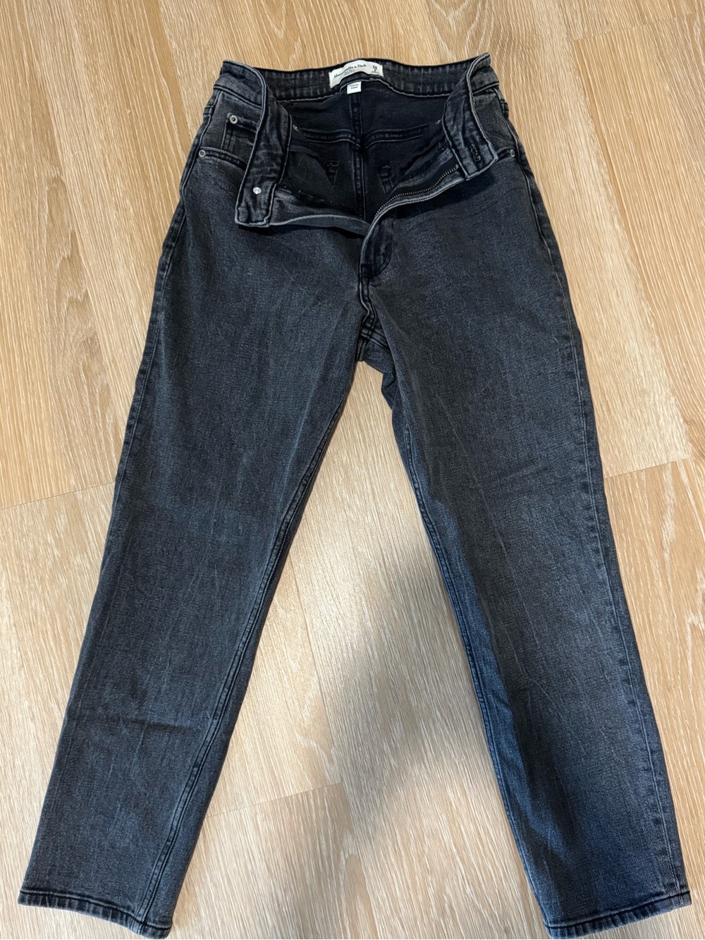 Abercrombie & Fitch “The Mom” High Rise Curve Love Jeans